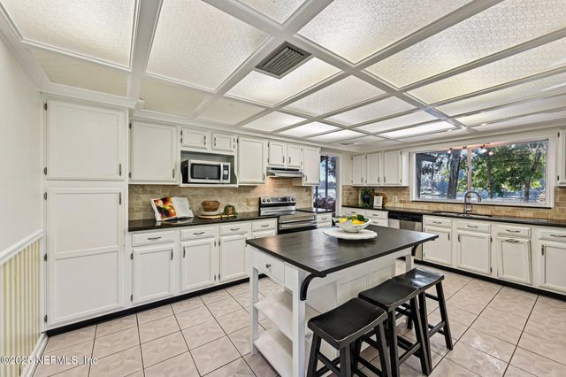 448 LAKE ASBURY Drive, Green Cove Springs, FL 32043