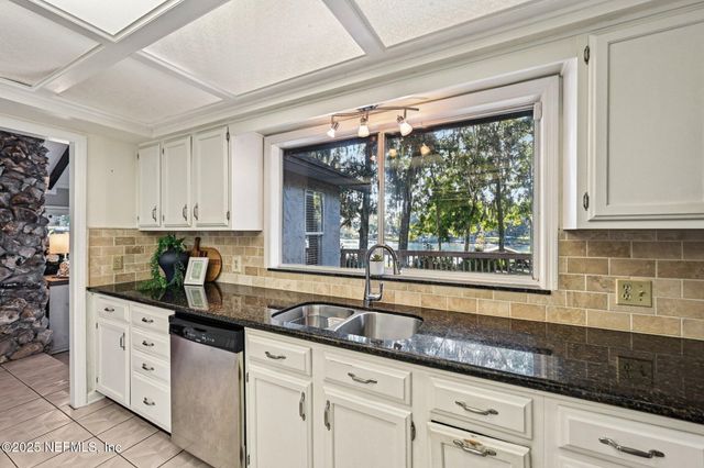 448 LAKE ASBURY Drive, Green Cove Springs, FL 32043