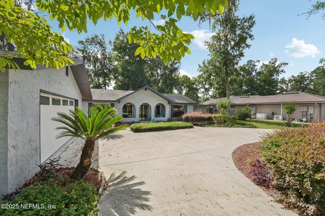 448 LAKE ASBURY Drive, Green Cove Springs, FL 32043