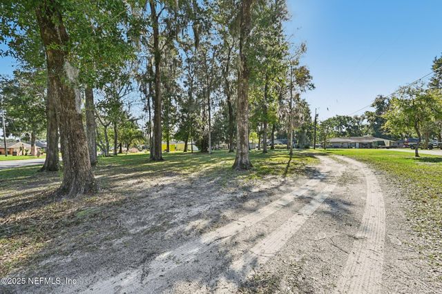 448 LAKE ASBURY Drive, Green Cove Springs, FL 32043