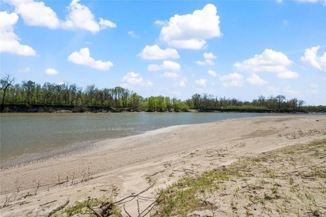 551 Private Road 643a, Dayton, TX 77535