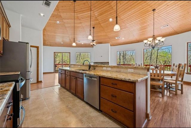 551 Private Road 643a, Dayton, TX 77535