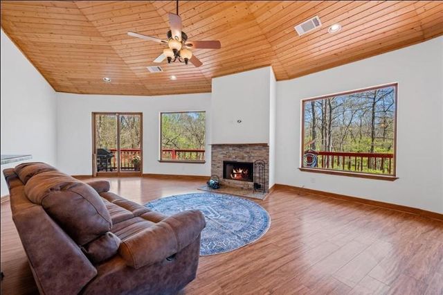 551 Private Road 643a, Dayton, TX 77535