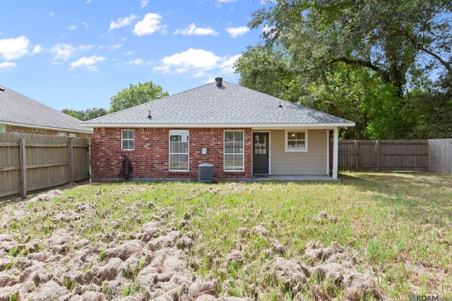 1345 Harwich Dr, Baton Rouge, LA 70820