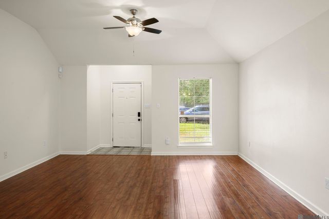 1345 Harwich Dr, Baton Rouge, LA 70820