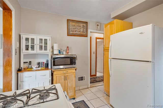 10333 S Morrow Circle, Dearborn, MI 48126