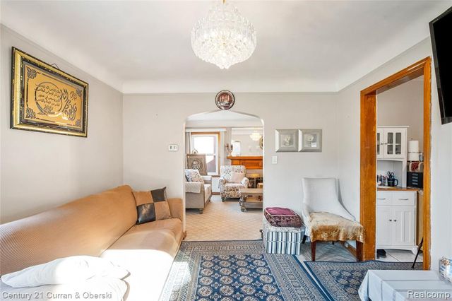 10333 S Morrow Circle, Dearborn, MI 48126