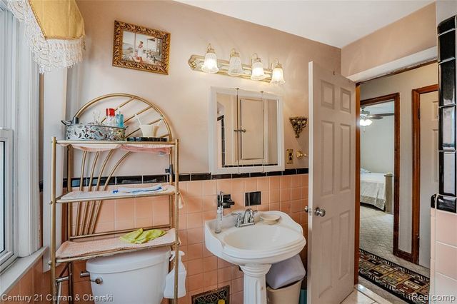 10333 S Morrow Circle, Dearborn, MI 48126