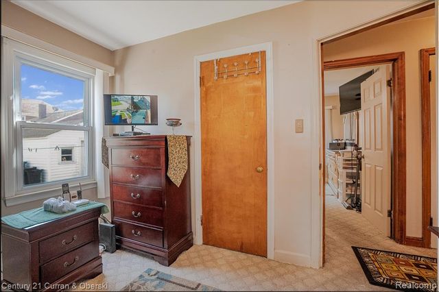 10333 S Morrow Circle, Dearborn, MI 48126