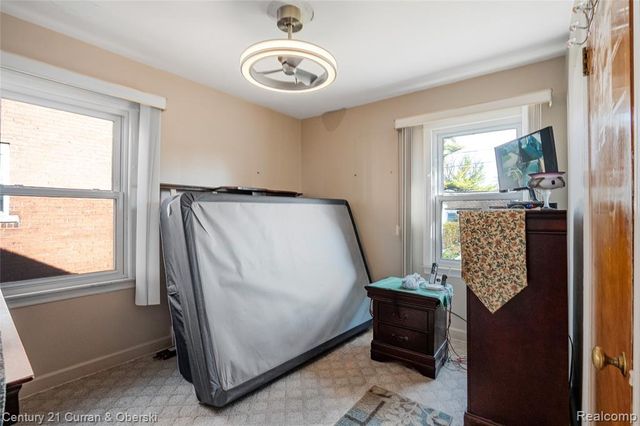 10333 S Morrow Circle, Dearborn, MI 48126