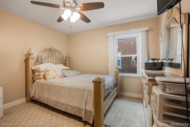 10333 S Morrow Circle, Dearborn, MI 48126