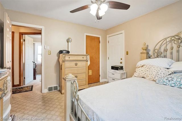 10333 S Morrow Circle, Dearborn, MI 48126