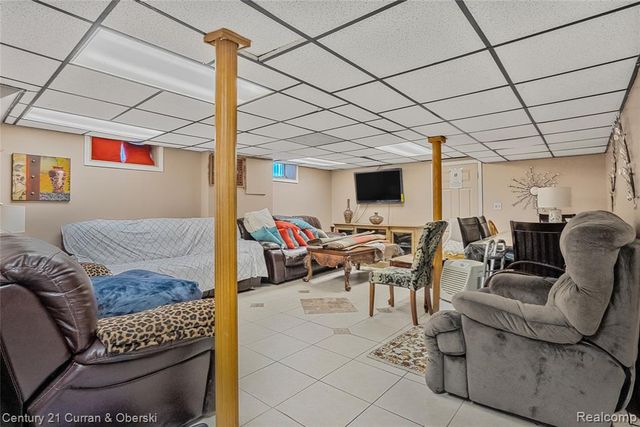 10333 S Morrow Circle, Dearborn, MI 48126