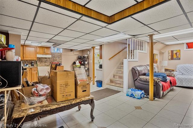 10333 S Morrow Circle, Dearborn, MI 48126