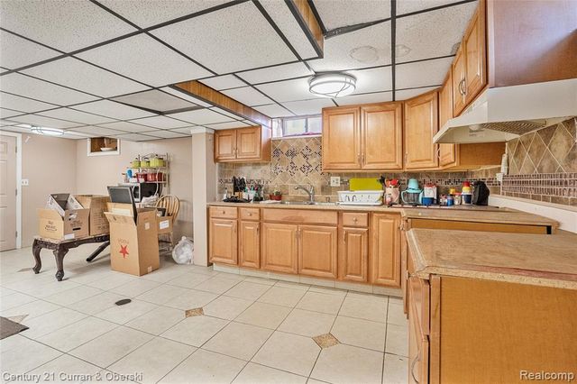 10333 S Morrow Circle, Dearborn, MI 48126