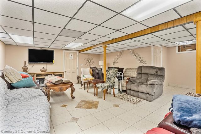 10333 S Morrow Circle, Dearborn, MI 48126