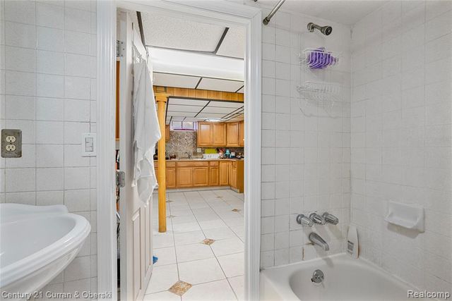 10333 S Morrow Circle, Dearborn, MI 48126