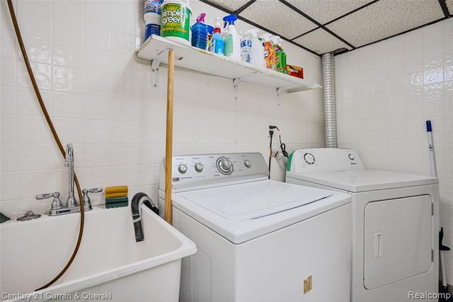 10333 S Morrow Circle, Dearborn, MI 48126