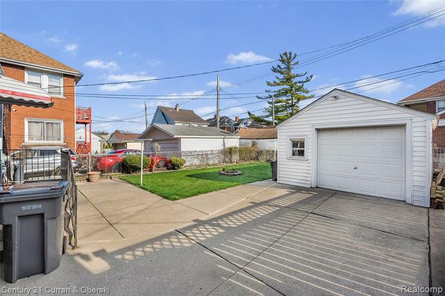 10333 S Morrow Circle, Dearborn, MI 48126