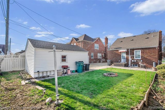 10333 S Morrow Circle, Dearborn, MI 48126