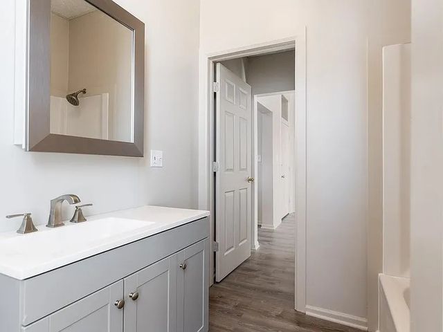 73 S Main Street 2R, Oswego, IL 60543