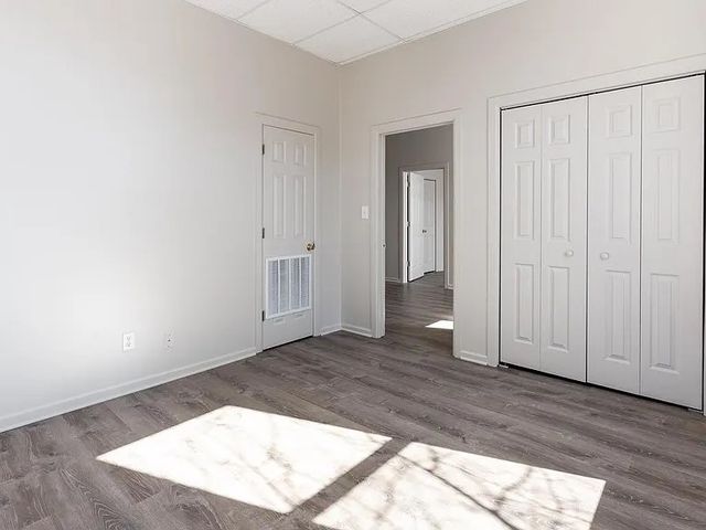 73 S Main Street 2R, Oswego, IL 60543