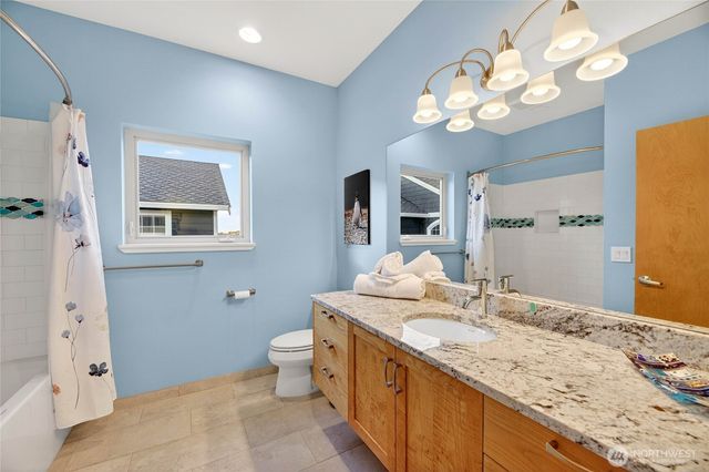 19573 27th Avenue NW, Shoreline, WA 98177
