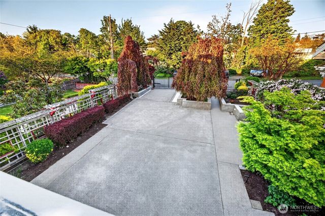 19573 27th Avenue NW, Shoreline, WA 98177