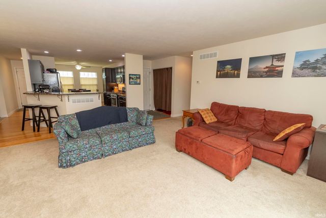 6731 Lutz Drive, South Bend, IN 46614