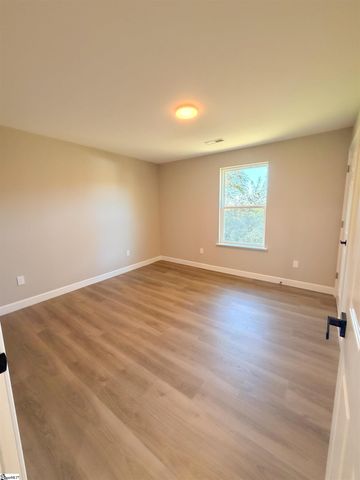 4 Thrift Street, Greenville, SC 29609