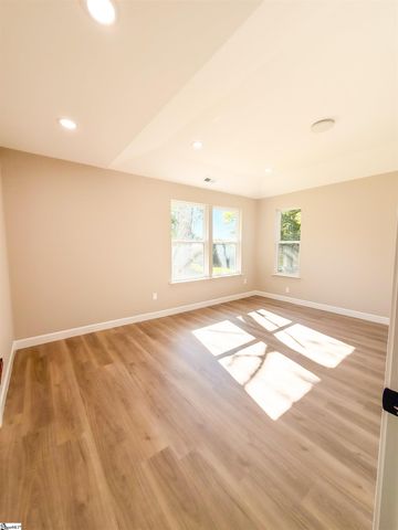 4 Thrift Street, Greenville, SC 29609