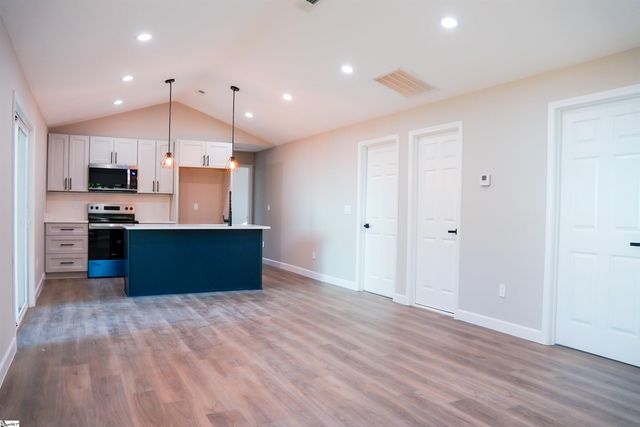 4 Thrift Street, Greenville, SC 29609