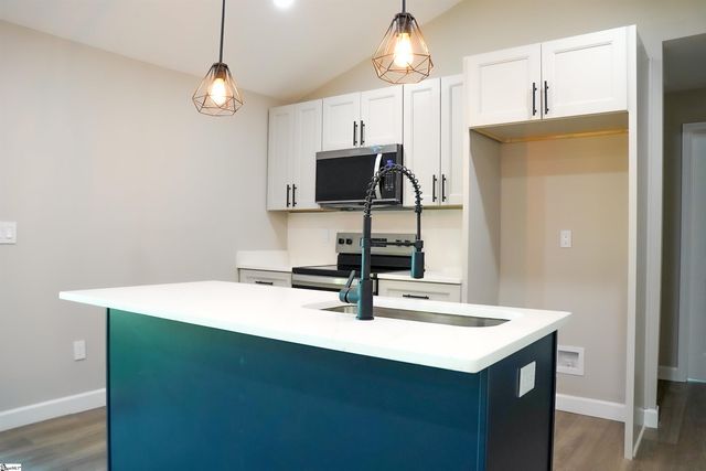 4 Thrift Street, Greenville, SC 29609