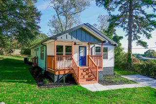 4 Thrift Street, Greenville, SC 29609