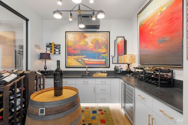 5883 E Marmount Ct, Boise, ID 83716