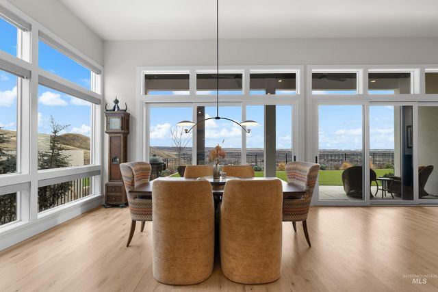 5883 E Marmount Ct, Boise, ID 83716