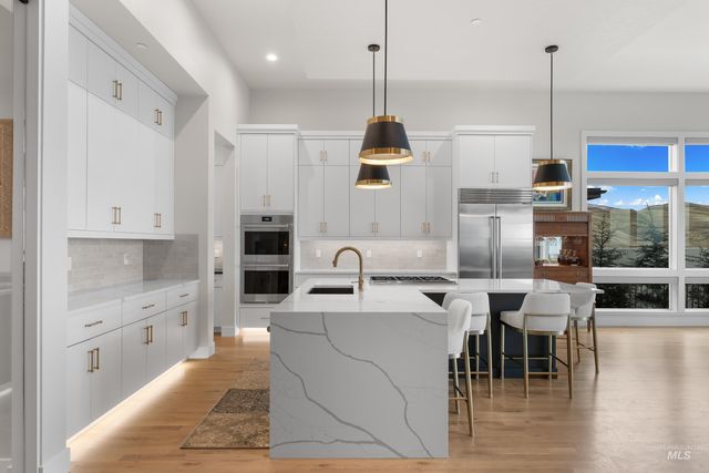 5883 E Marmount Ct, Boise, ID 83716