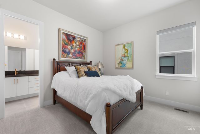 5883 E Marmount Ct, Boise, ID 83716