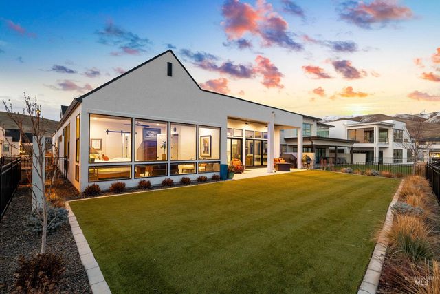 5883 E Marmount Ct, Boise, ID 83716