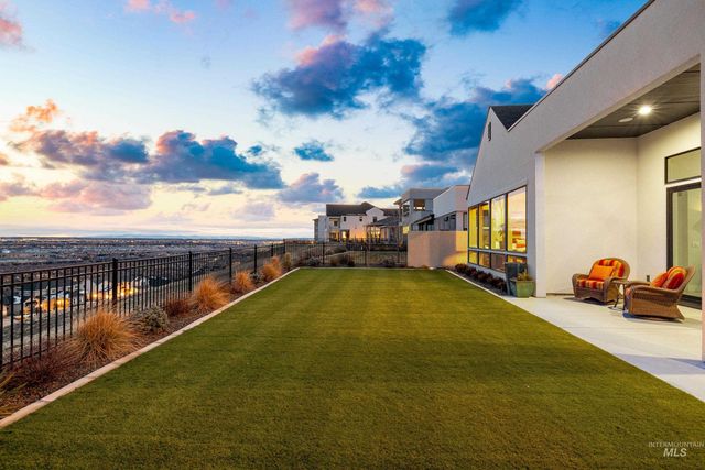 5883 E Marmount Ct, Boise, ID 83716