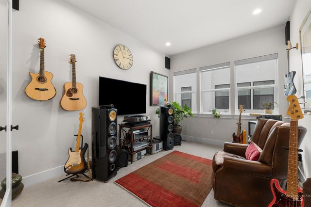 5883 E Marmount Ct, Boise, ID 83716