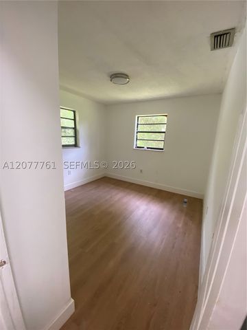 1415 NE 118th Ter 1421, Miami, FL 33161
