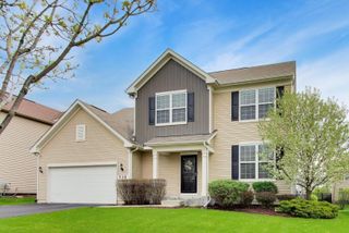 735 Glenwood Drive, South Elgin, IL 60177