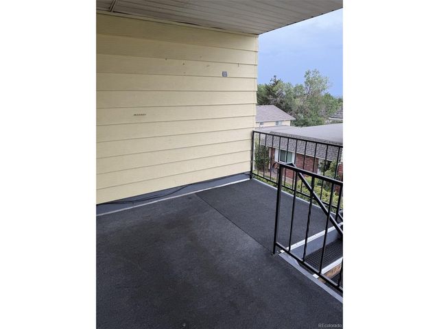 9778 Appletree Pl, Denver, CO 80260