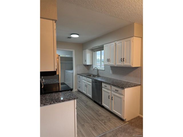 9778 Appletree Pl, Denver, CO 80260