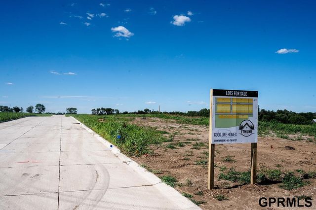 1451 ridge Road, Hickman, NE 68372