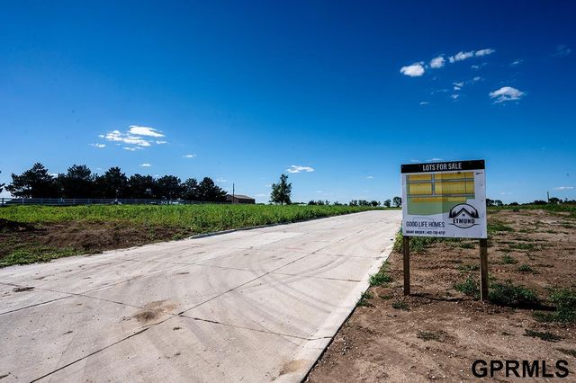 1451 ridge Road, Hickman, NE 68372