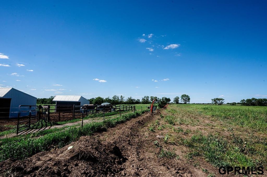1451 ridge Road, Hickman, NE 68372