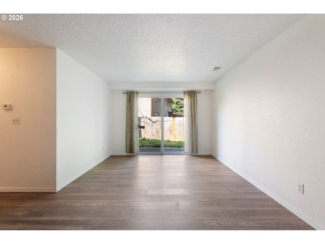 6025 Sw CHERRYHILL Dr, Beaverton, OR 97008