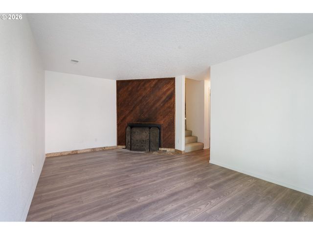 6025 Sw CHERRYHILL Dr, Beaverton, OR 97008